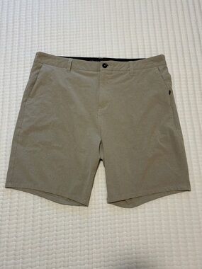 Vuori Men's Tan Performance Flat Front Shorts 36” Waist